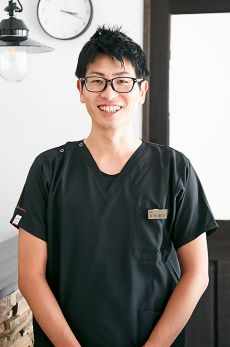 新村 薫平院長